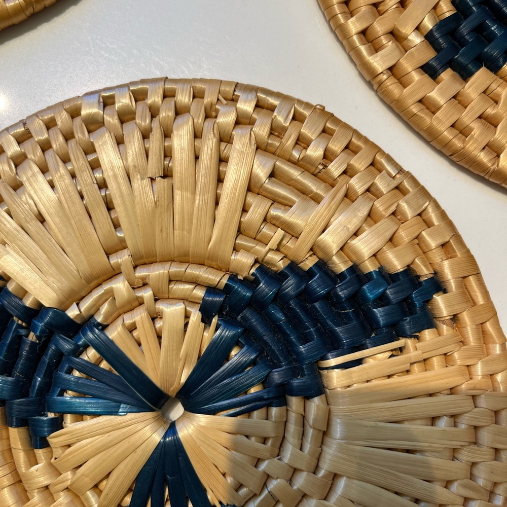 Set/3 Vintage woven trivets/ hot plates - Picture 9 of 13